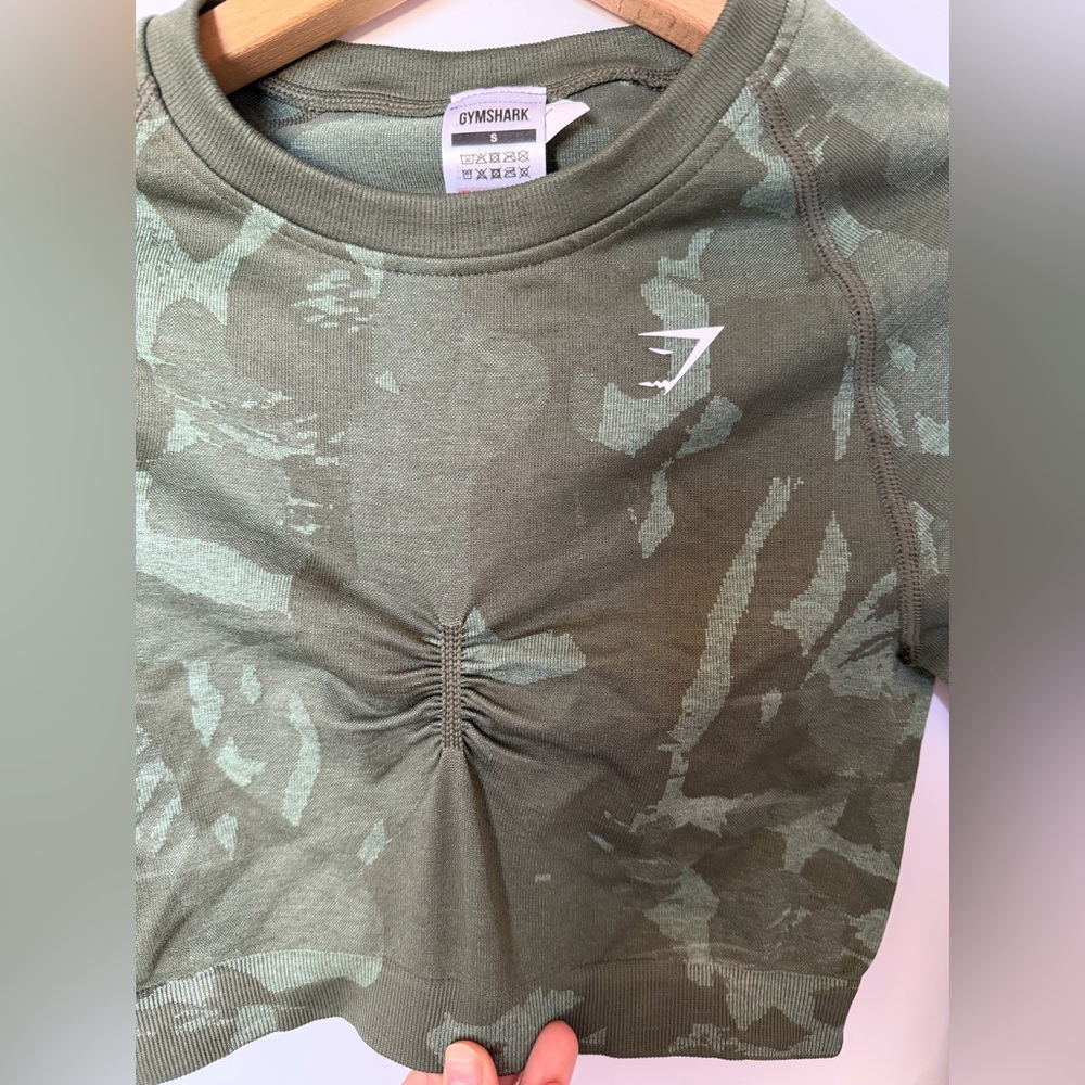 Gymshark Adapt Camo Seamless Long Sleeve - Picture 5 of 9